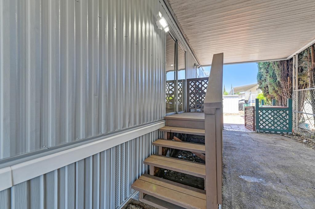 Detail Gallery Image 36 of 39 For 4121 Chesapeake Ln, North Highlands,  CA 95660 - 2 Beds | 2 Baths