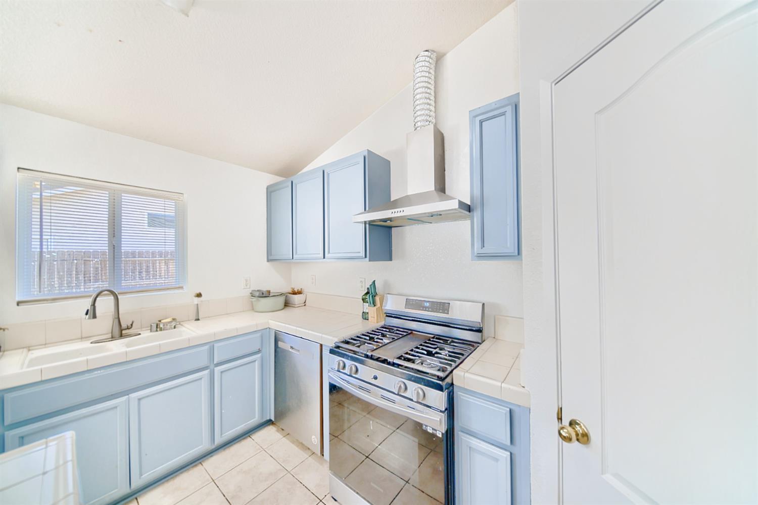 Detail Gallery Image 26 of 92 For 1423 Chamberlain Ave, Los Banos,  CA 93635 - 4 Beds | 2 Baths