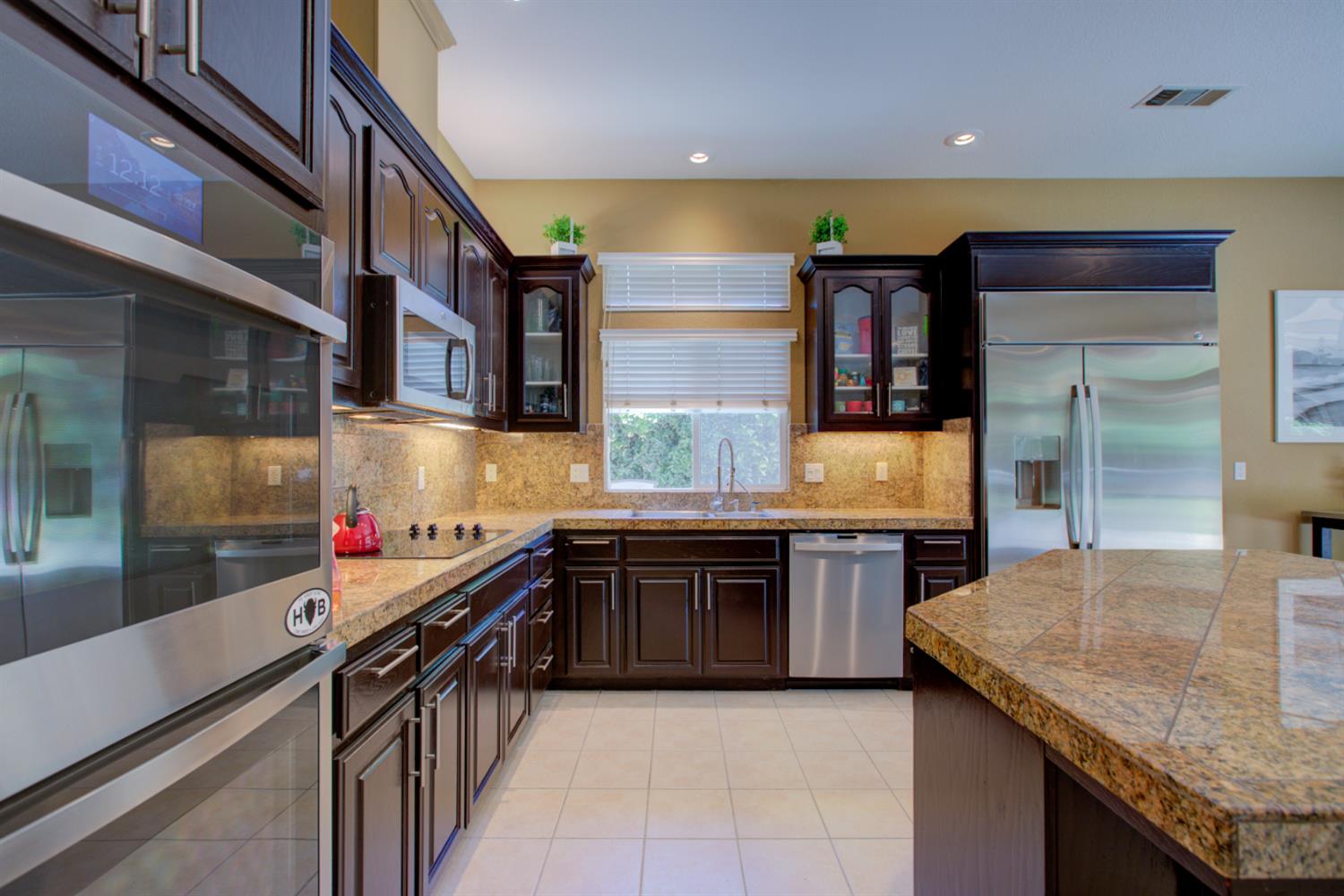 Detail Gallery Image 18 of 81 For 1073 Spring Meadow Dr, Manteca,  CA 95336 - 5 Beds | 3 Baths