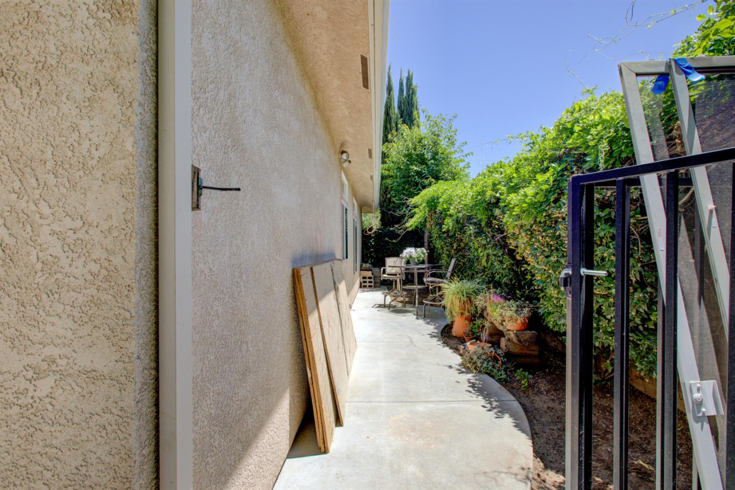 Detail Gallery Image 63 of 81 For 1073 Spring Meadow Dr, Manteca,  CA 95336 - 5 Beds | 3 Baths