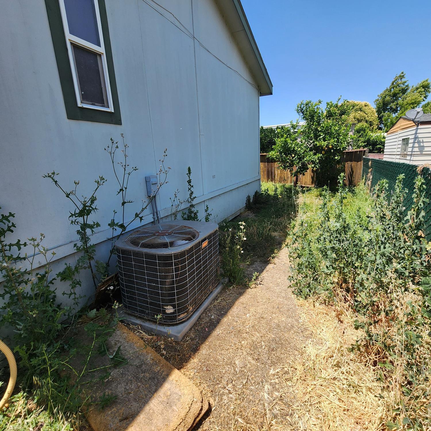 Detail Gallery Image 5 of 18 For 131 Klamath, Pittsburg,  CA 94565 - 3 Beds | 2 Baths