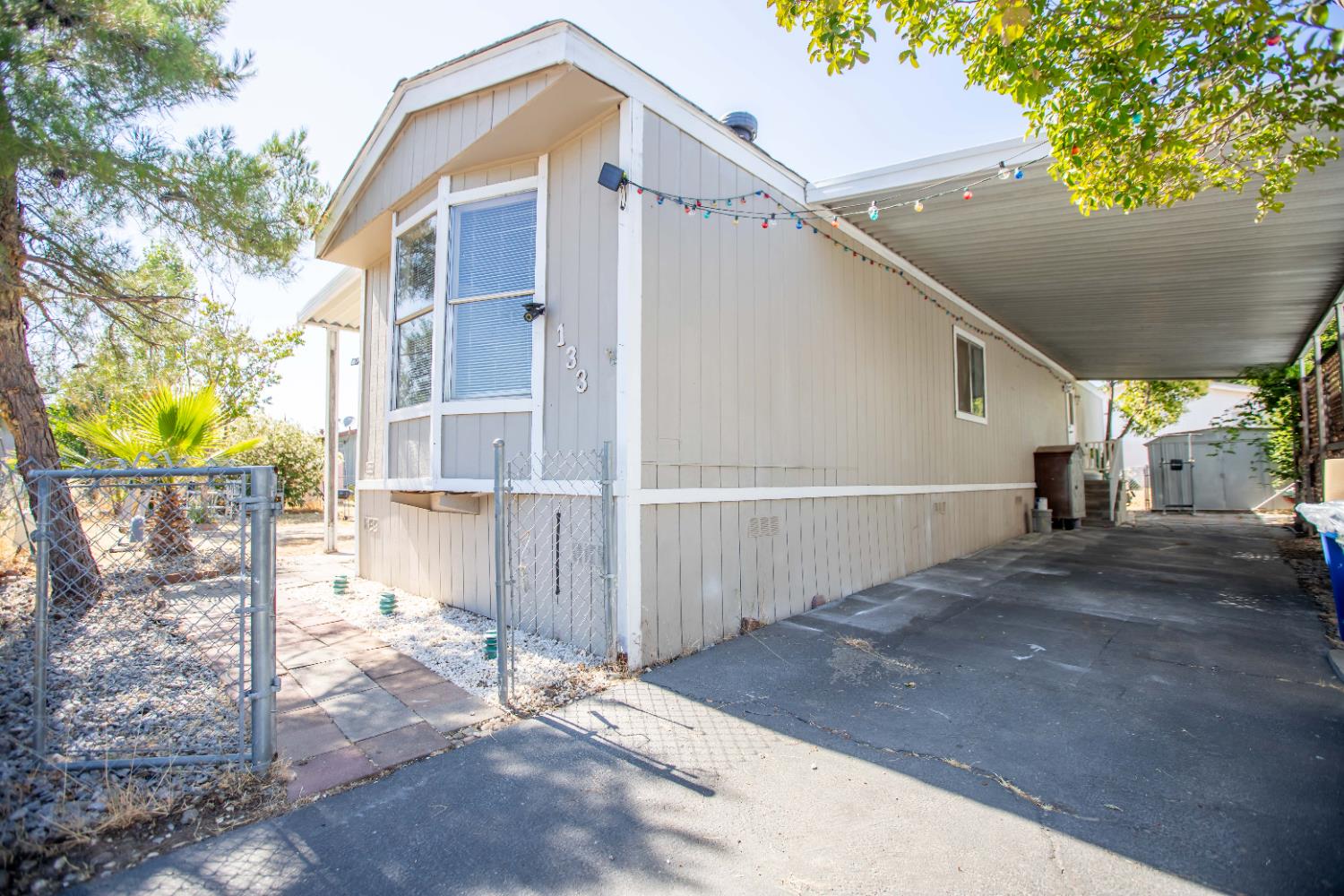 Detail Gallery Image 2 of 27 For 133 Village Cir 9, Sacramento,  CA 95838 - 2 Beds | 1 Baths