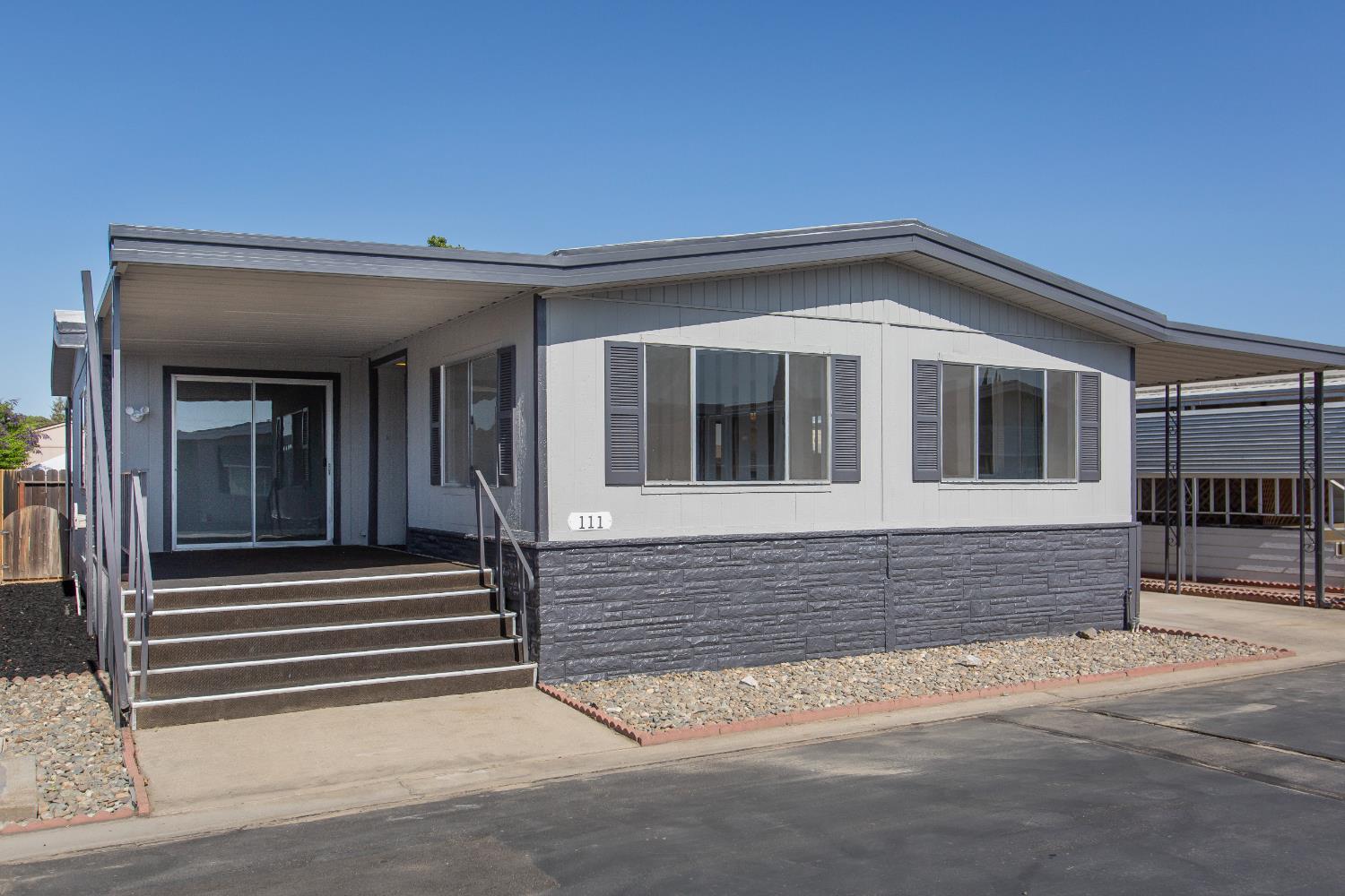 Detail Gallery Image 3 of 29 For 1400 N Tully Rd 111, Turlock,  CA 95380 - 2 Beds | 2 Baths