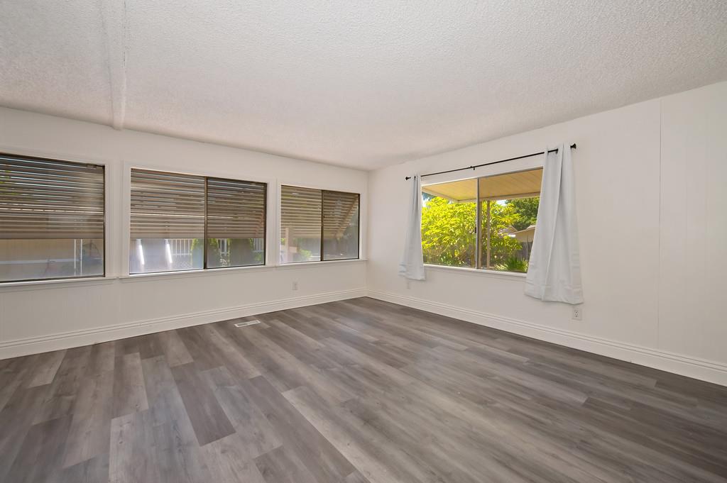 Detail Gallery Image 8 of 39 For 4121 Chesapeake Ln, North Highlands,  CA 95660 - 2 Beds | 2 Baths