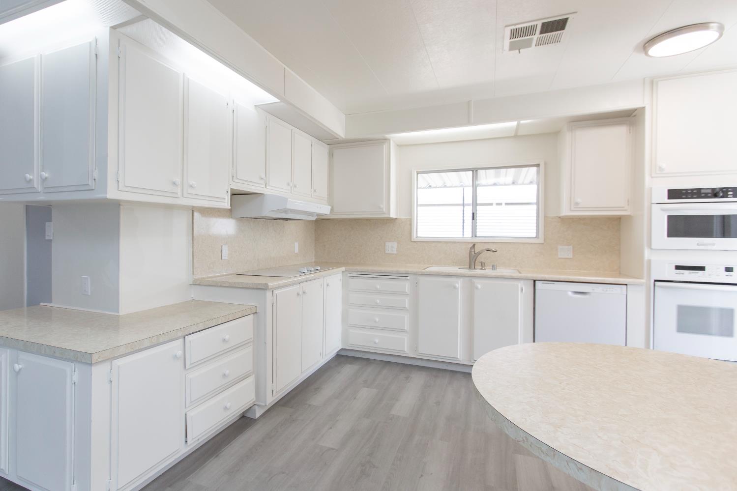 Detail Gallery Image 5 of 29 For 1400 N Tully Rd 111, Turlock,  CA 95380 - 2 Beds | 2 Baths