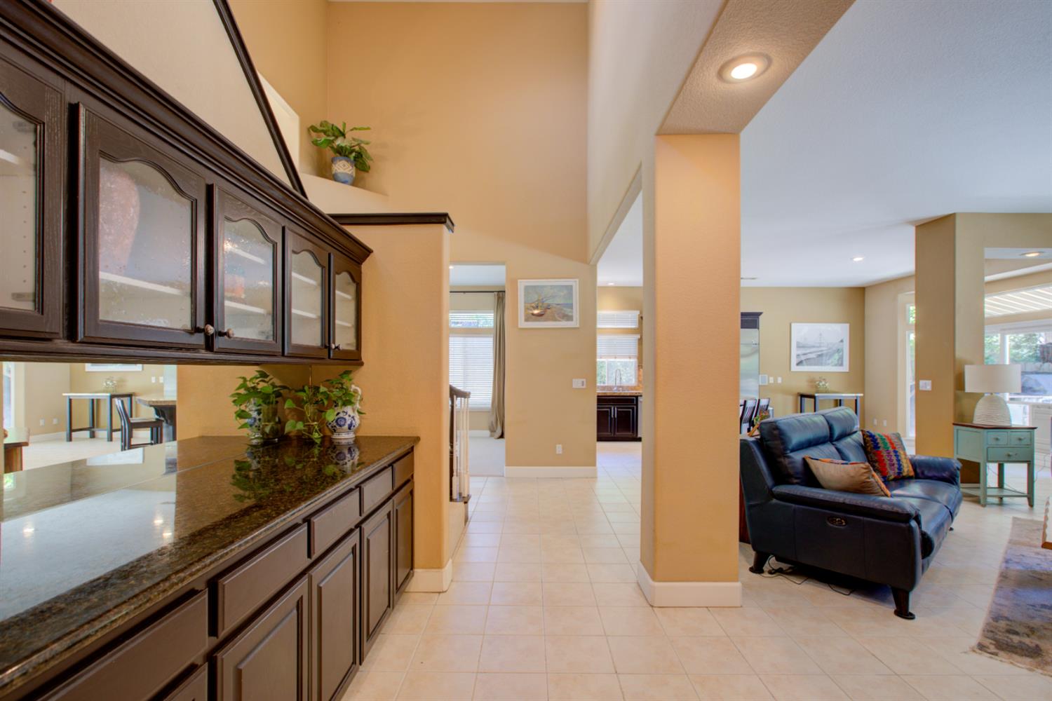 Detail Gallery Image 26 of 81 For 1073 Spring Meadow Dr, Manteca,  CA 95336 - 5 Beds | 3 Baths