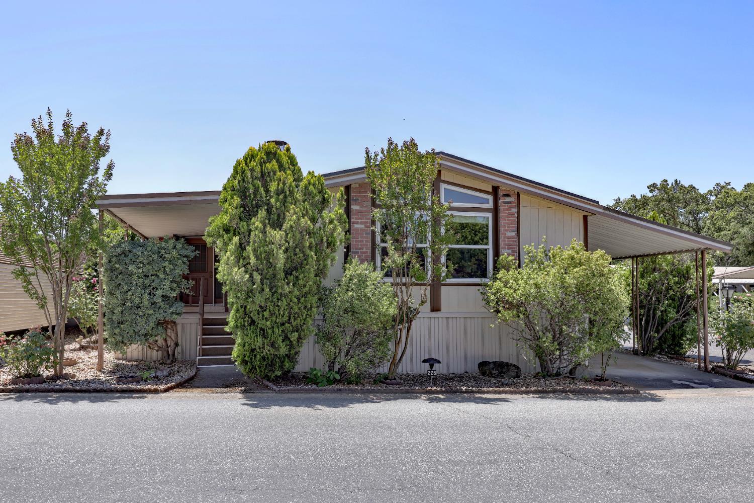 Detail Gallery Image 1 of 40 For 3765 Grass Valley Hwy 226, Auburn,  CA 95602 - 2 Beds | 2 Baths