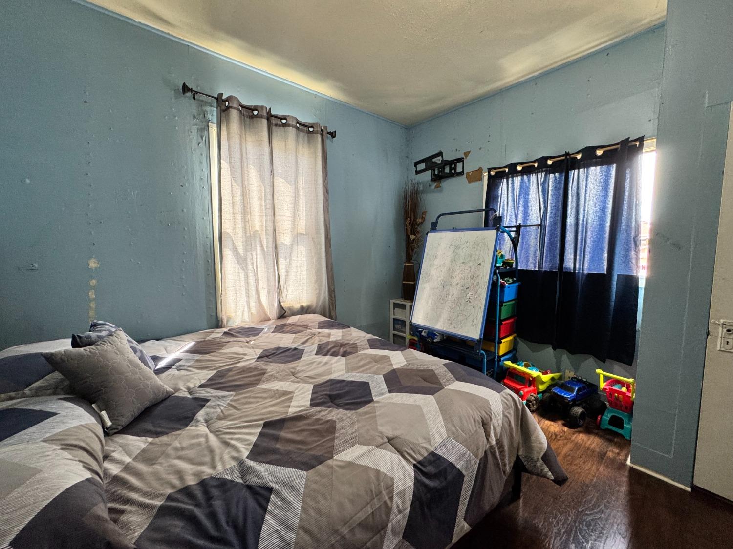 Detail Gallery Image 52 of 53 For 1925 E 15th St, Oakland,  CA 94606 - 8 Beds | 3 Baths