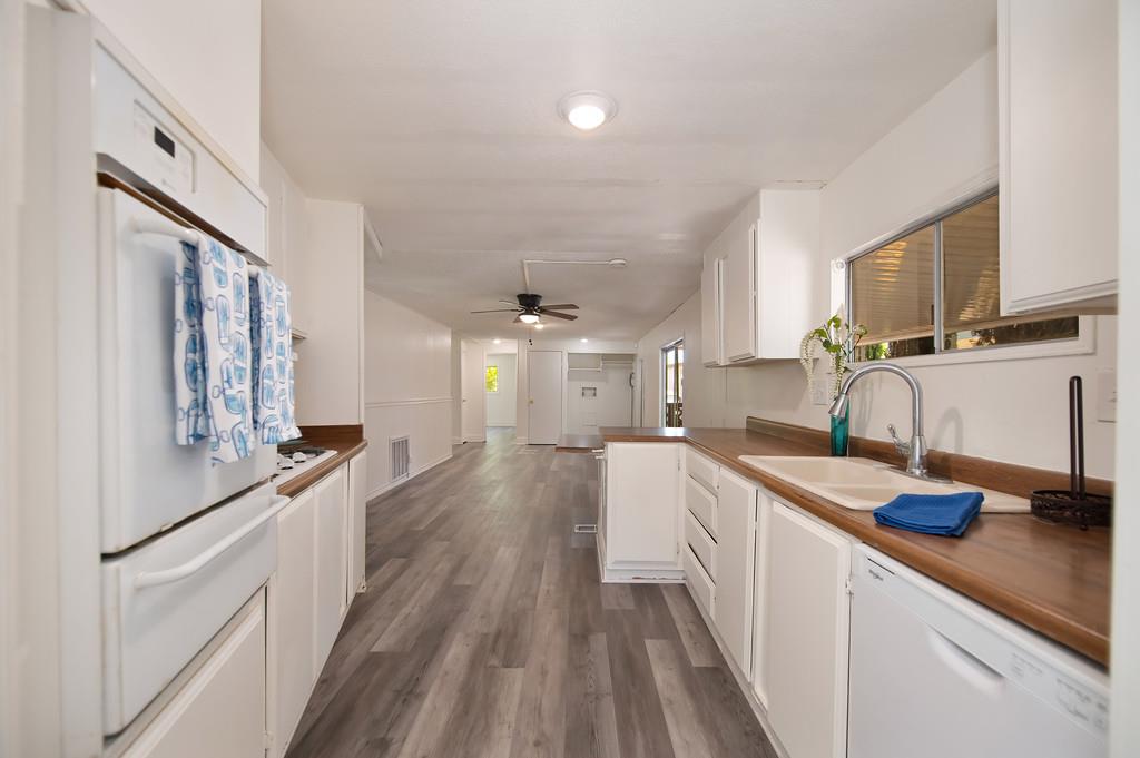 Detail Gallery Image 13 of 39 For 4121 Chesapeake Ln, North Highlands,  CA 95660 - 2 Beds | 2 Baths