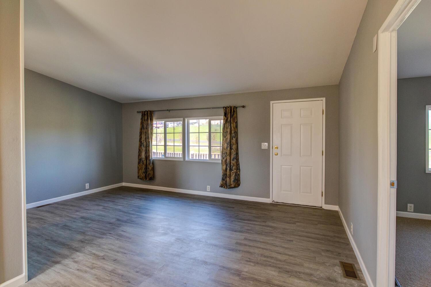 Detail Gallery Image 14 of 86 For 4330 Feather Ct., Ione,  CA 95640 - 6 Beds | 4 Baths