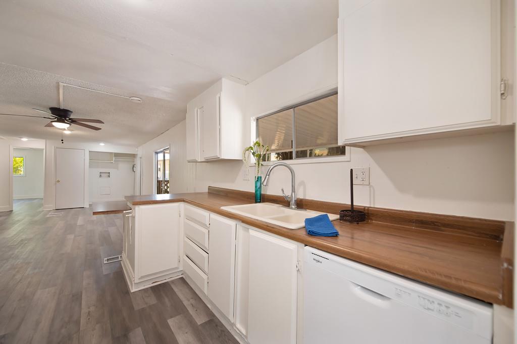 Detail Gallery Image 14 of 39 For 4121 Chesapeake Ln, North Highlands,  CA 95660 - 2 Beds | 2 Baths