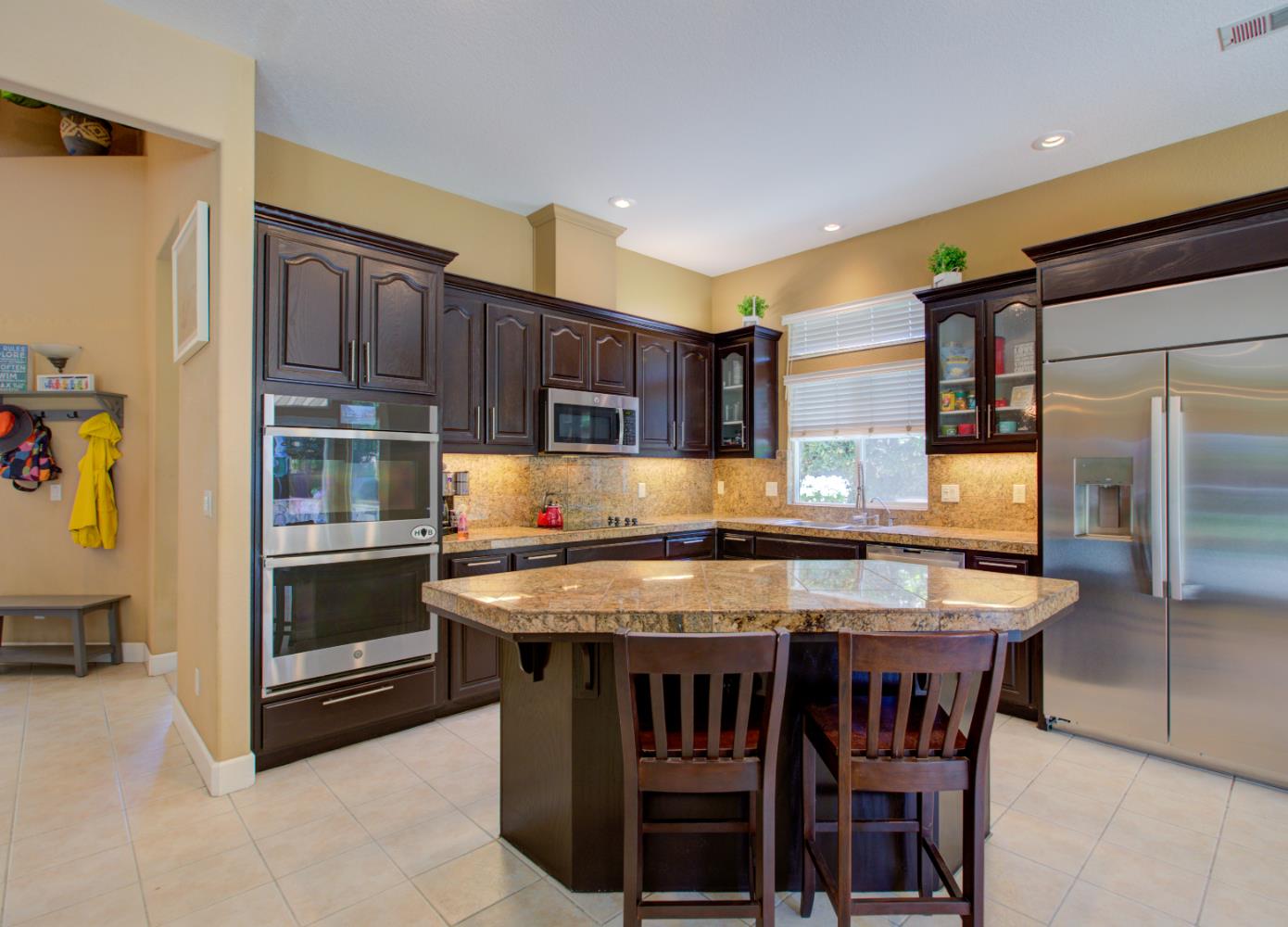 Detail Gallery Image 14 of 81 For 1073 Spring Meadow Dr, Manteca,  CA 95336 - 5 Beds | 3 Baths
