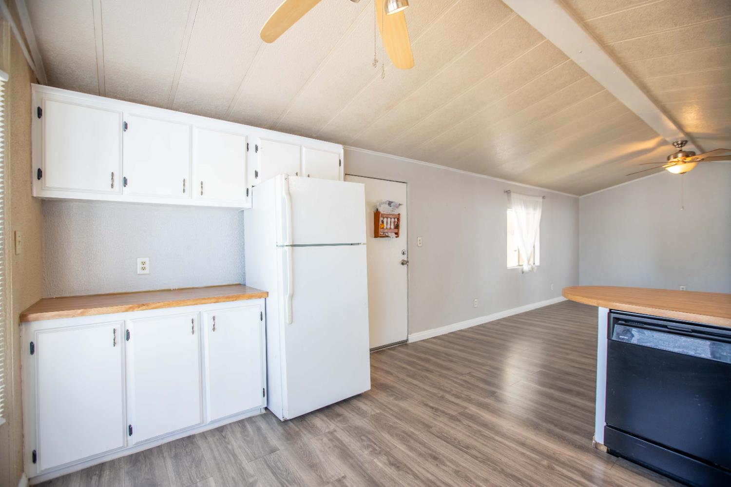 Detail Gallery Image 8 of 27 For 133 Village Cir 9, Sacramento,  CA 95838 - 2 Beds | 1 Baths