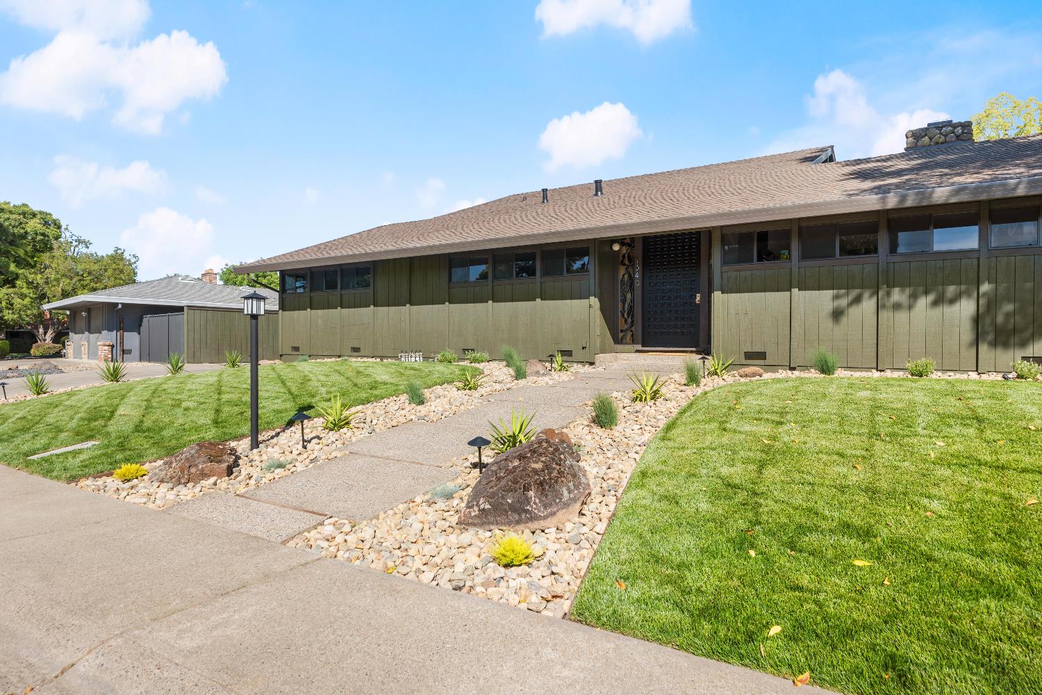 Detail Gallery Image 92 of 99 For 1349 Gagle Way, Sacramento,  CA 95831 - 3 Beds | 3/1 Baths