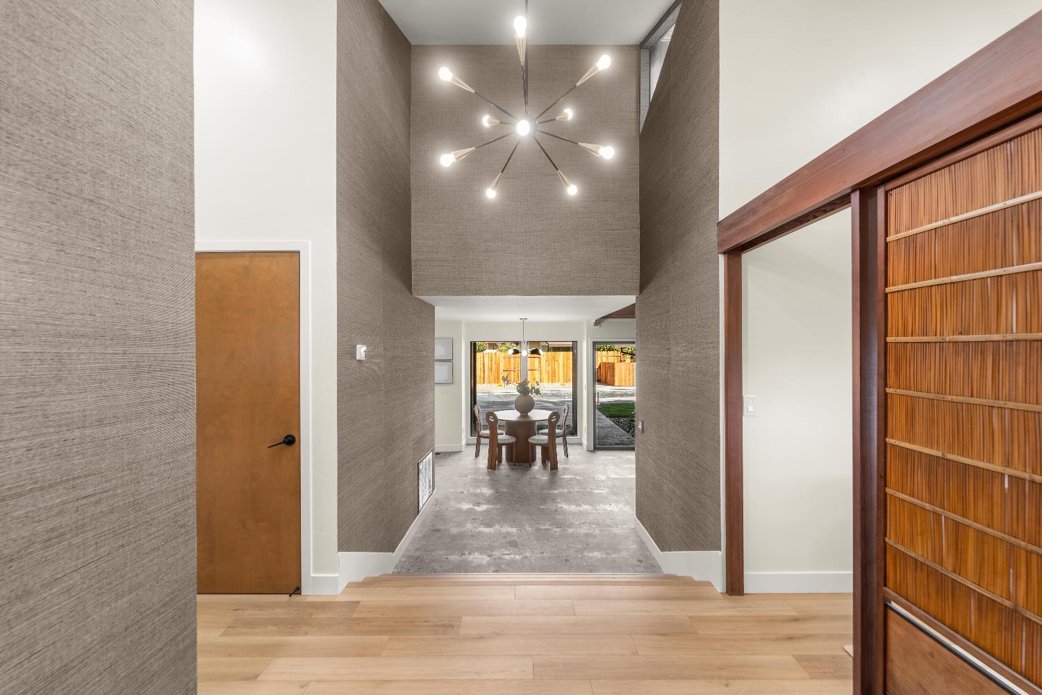 Detail Gallery Image 19 of 99 For 1349 Gagle Way, Sacramento,  CA 95831 - 3 Beds | 3/1 Baths