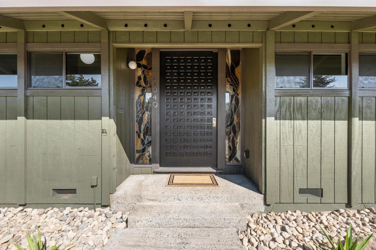 Detail Gallery Image 16 of 99 For 1349 Gagle Way, Sacramento,  CA 95831 - 3 Beds | 3/1 Baths