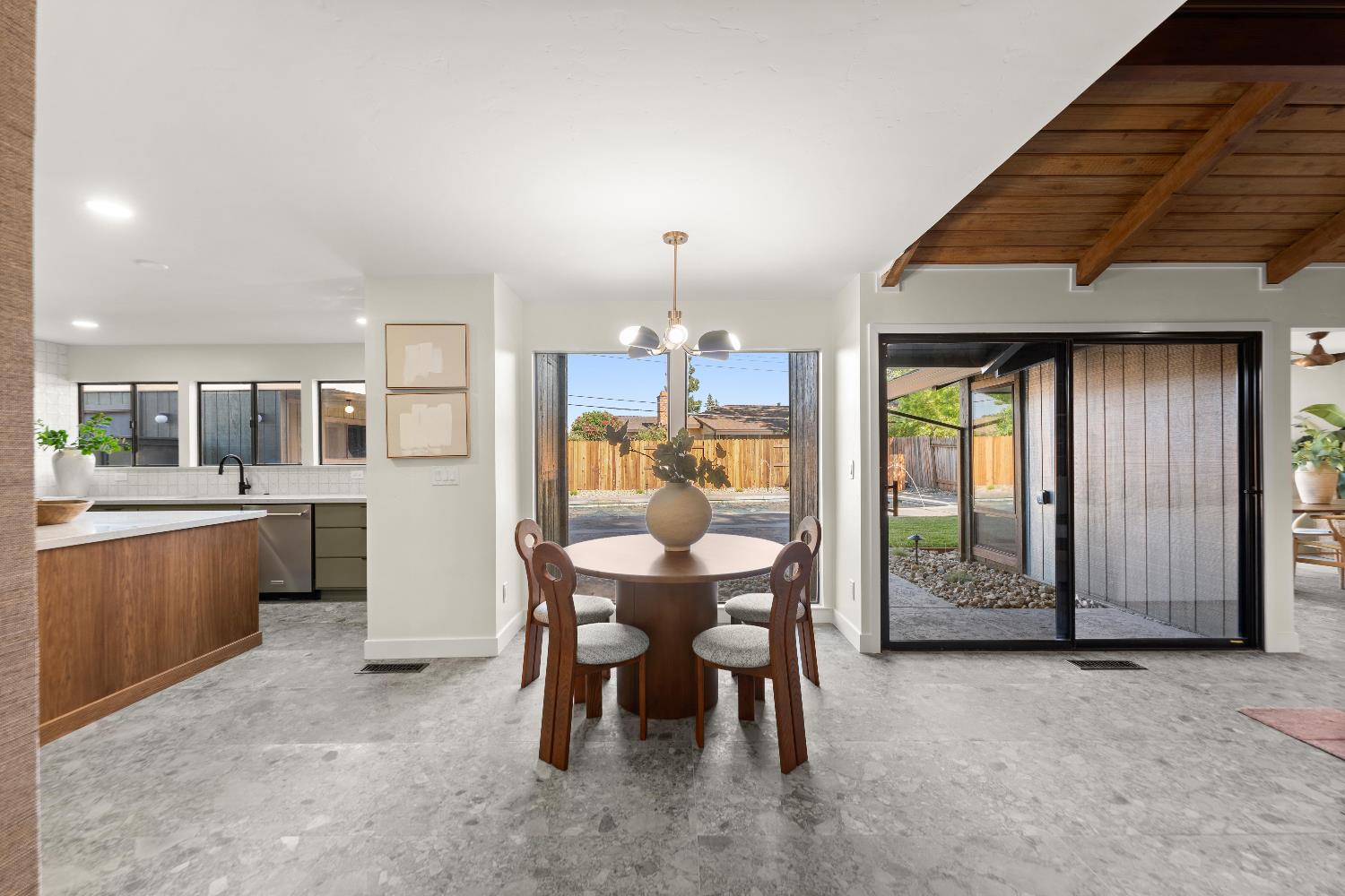 Detail Gallery Image 38 of 99 For 1349 Gagle Way, Sacramento,  CA 95831 - 3 Beds | 3/1 Baths