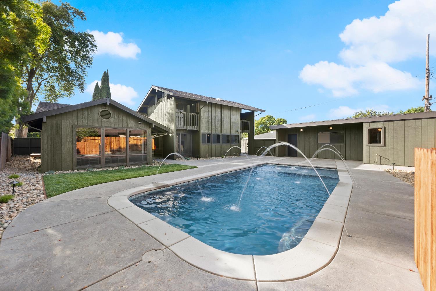 Detail Gallery Image 80 of 99 For 1349 Gagle Way, Sacramento,  CA 95831 - 3 Beds | 3/1 Baths