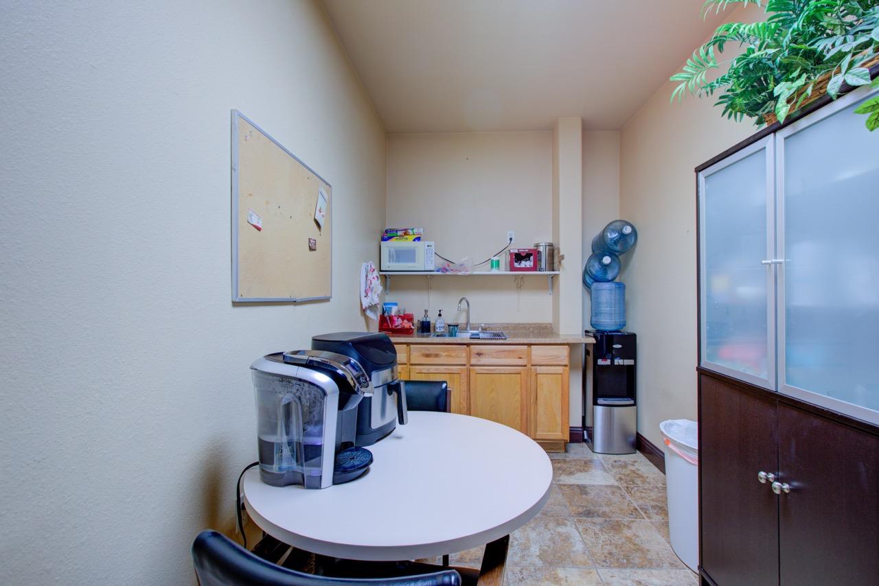 Detail Gallery Image 13 of 34 For 884 W Main St #B,  Turlock,  CA 95380 - – Beds | – Baths