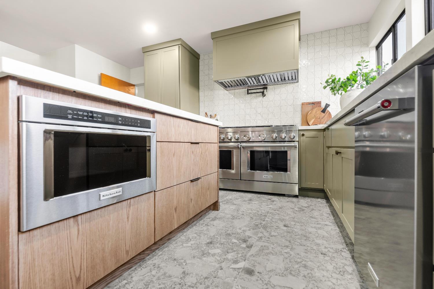 Detail Gallery Image 49 of 99 For 1349 Gagle Way, Sacramento,  CA 95831 - 3 Beds | 3/1 Baths
