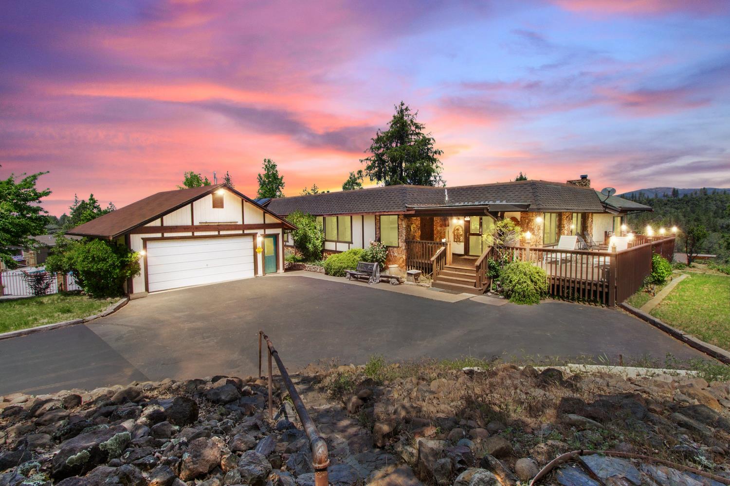 Detail Gallery Image 1 of 75 For 22665 Prospect Hts, Groveland,  CA 95321 - 2 Beds | 2 Baths