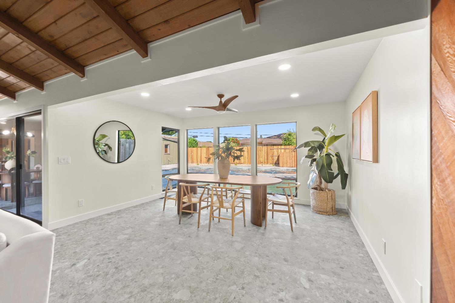 Detail Gallery Image 35 of 99 For 1349 Gagle Way, Sacramento,  CA 95831 - 3 Beds | 3/1 Baths