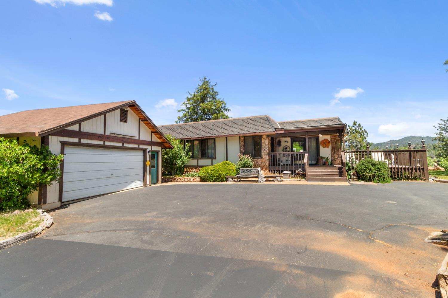 Detail Gallery Image 4 of 75 For 22665 Prospect Hts, Groveland,  CA 95321 - 2 Beds | 2 Baths