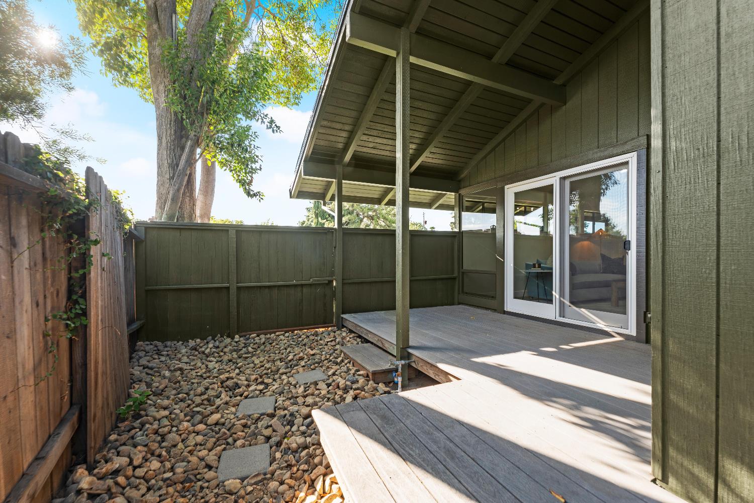 Detail Gallery Image 82 of 99 For 1349 Gagle Way, Sacramento,  CA 95831 - 3 Beds | 3/1 Baths