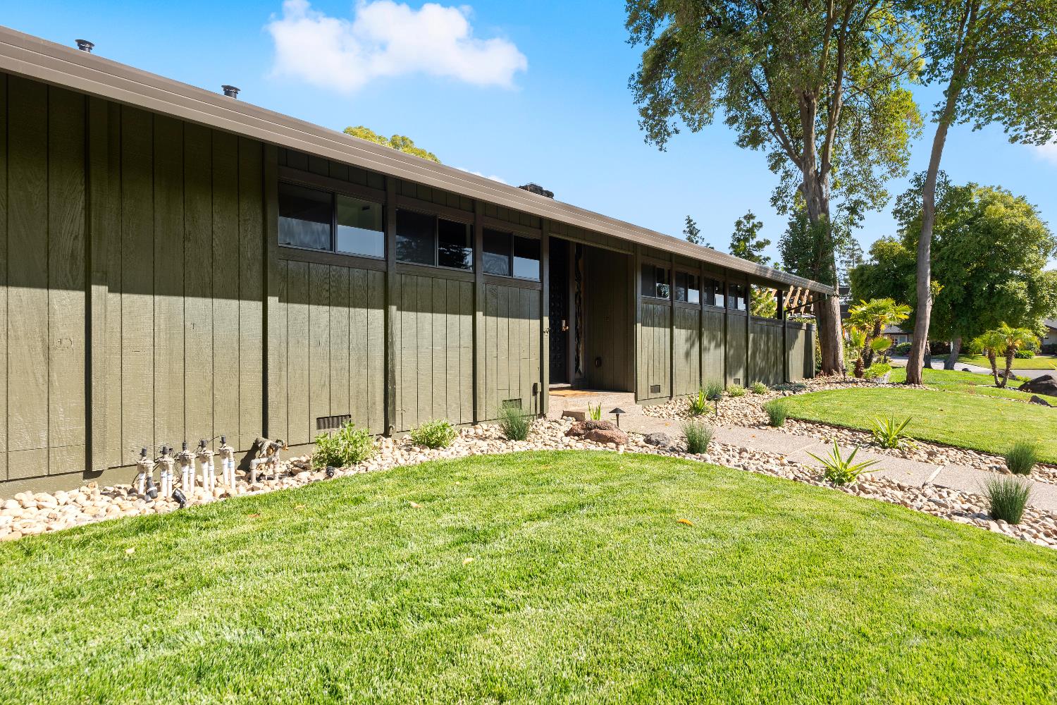 Detail Gallery Image 91 of 99 For 1349 Gagle Way, Sacramento,  CA 95831 - 3 Beds | 3/1 Baths