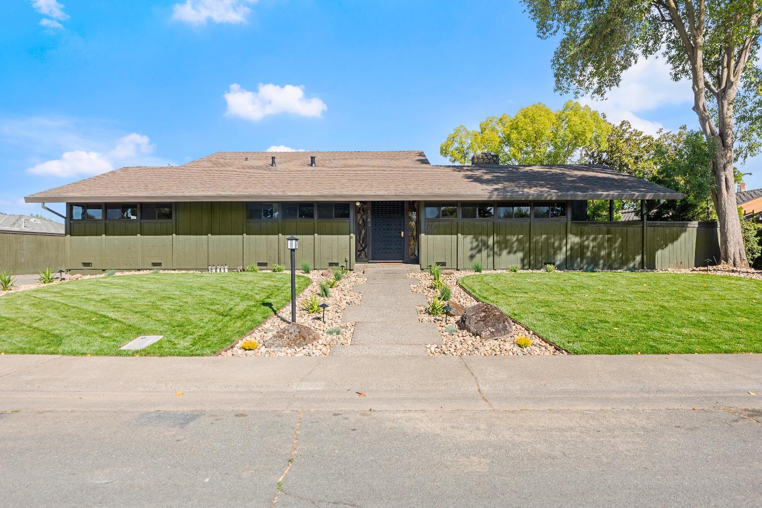 Detail Gallery Image 90 of 99 For 1349 Gagle Way, Sacramento,  CA 95831 - 3 Beds | 3/1 Baths