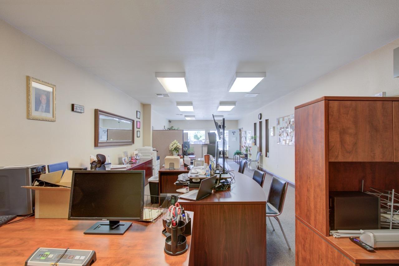 Detail Gallery Image 10 of 34 For 884 W Main St #B,  Turlock,  CA 95380 - – Beds | – Baths