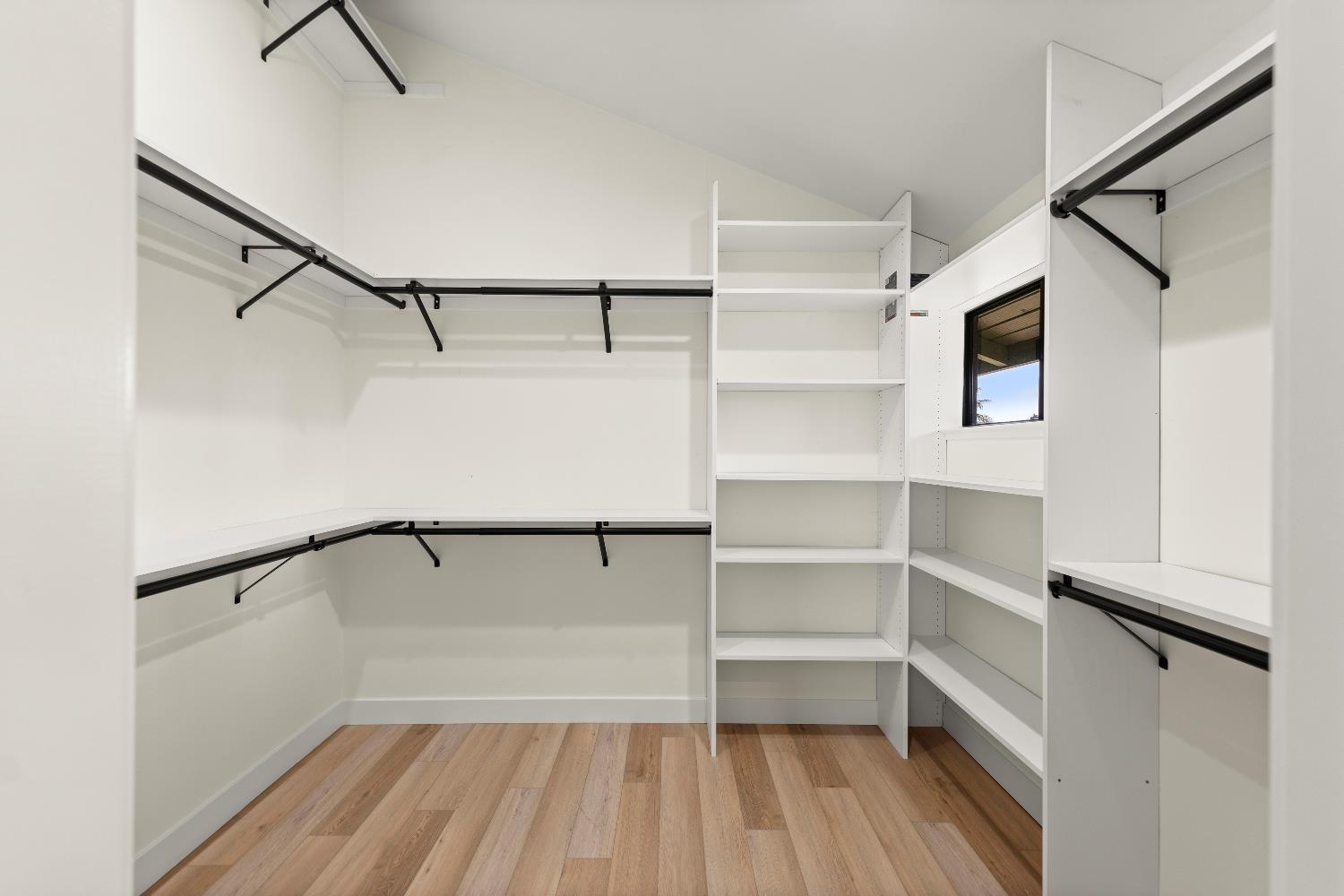 Detail Gallery Image 60 of 99 For 1349 Gagle Way, Sacramento,  CA 95831 - 3 Beds | 3/1 Baths