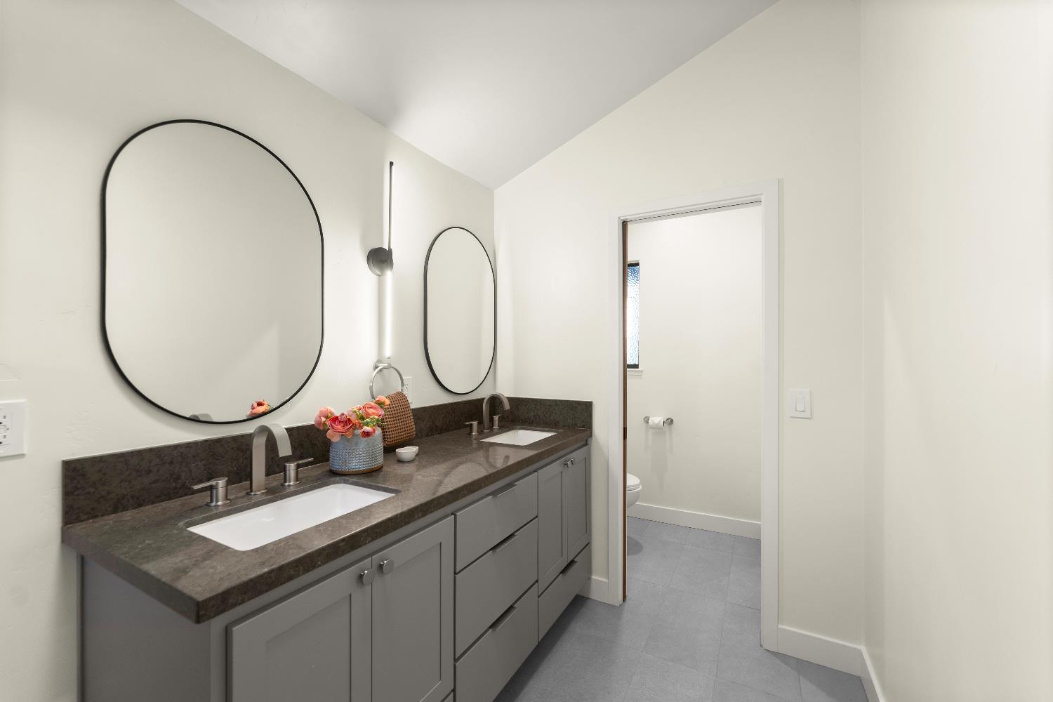 Detail Gallery Image 68 of 99 For 1349 Gagle Way, Sacramento,  CA 95831 - 3 Beds | 3/1 Baths