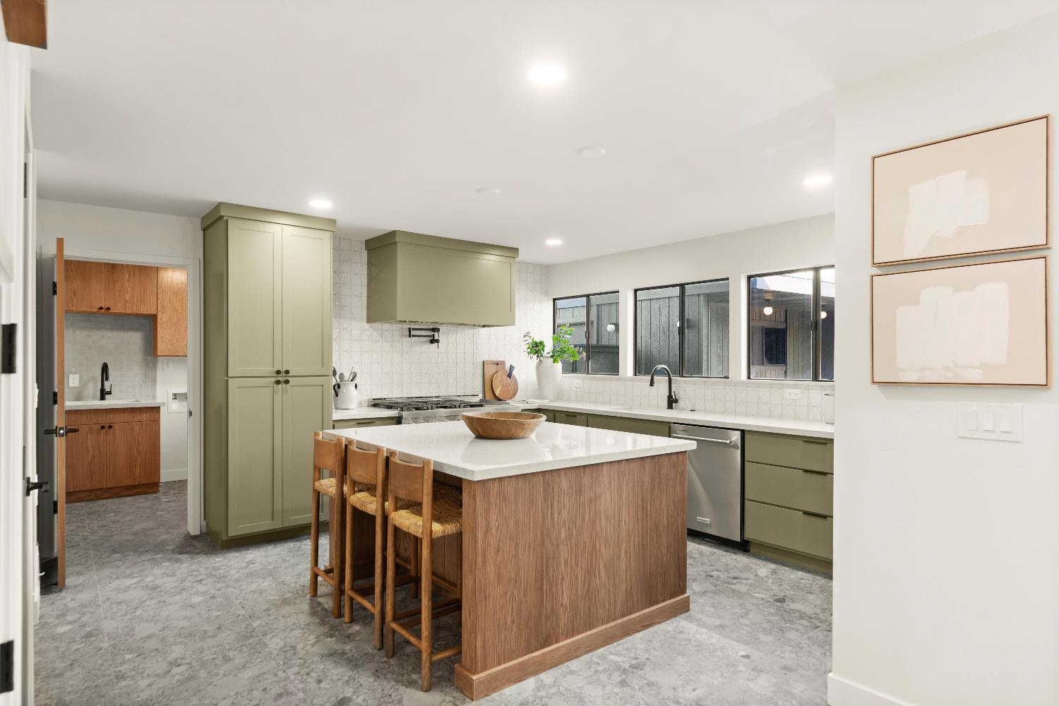 Detail Gallery Image 42 of 99 For 1349 Gagle Way, Sacramento,  CA 95831 - 3 Beds | 3/1 Baths