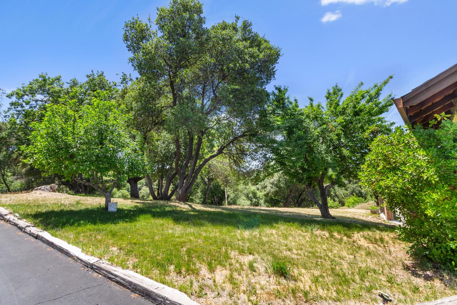 Detail Gallery Image 53 of 75 For 22665 Prospect Hts, Groveland,  CA 95321 - 2 Beds | 2 Baths