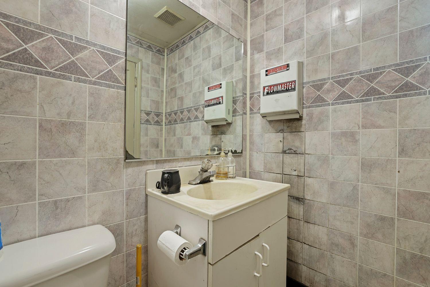 Detail Gallery Image 13 of 27 For 401 N Center St, Turlock,  CA 95380 - – Beds | – Baths