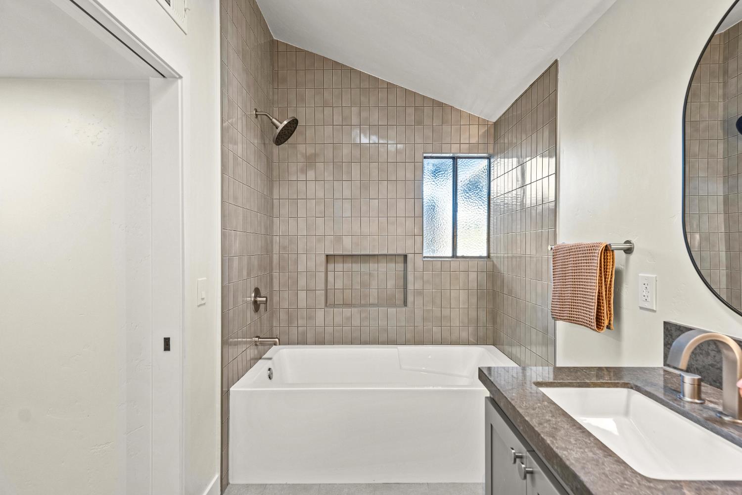 Detail Gallery Image 70 of 99 For 1349 Gagle Way, Sacramento,  CA 95831 - 3 Beds | 3/1 Baths