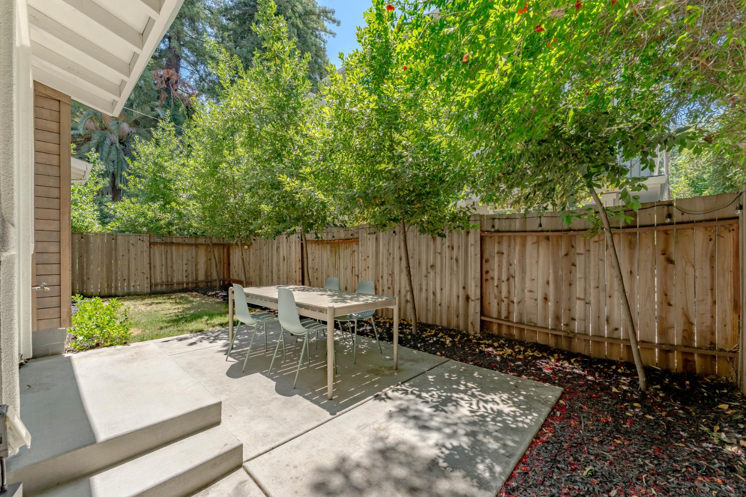 F Street, Sacramento, CA, 95811-1706