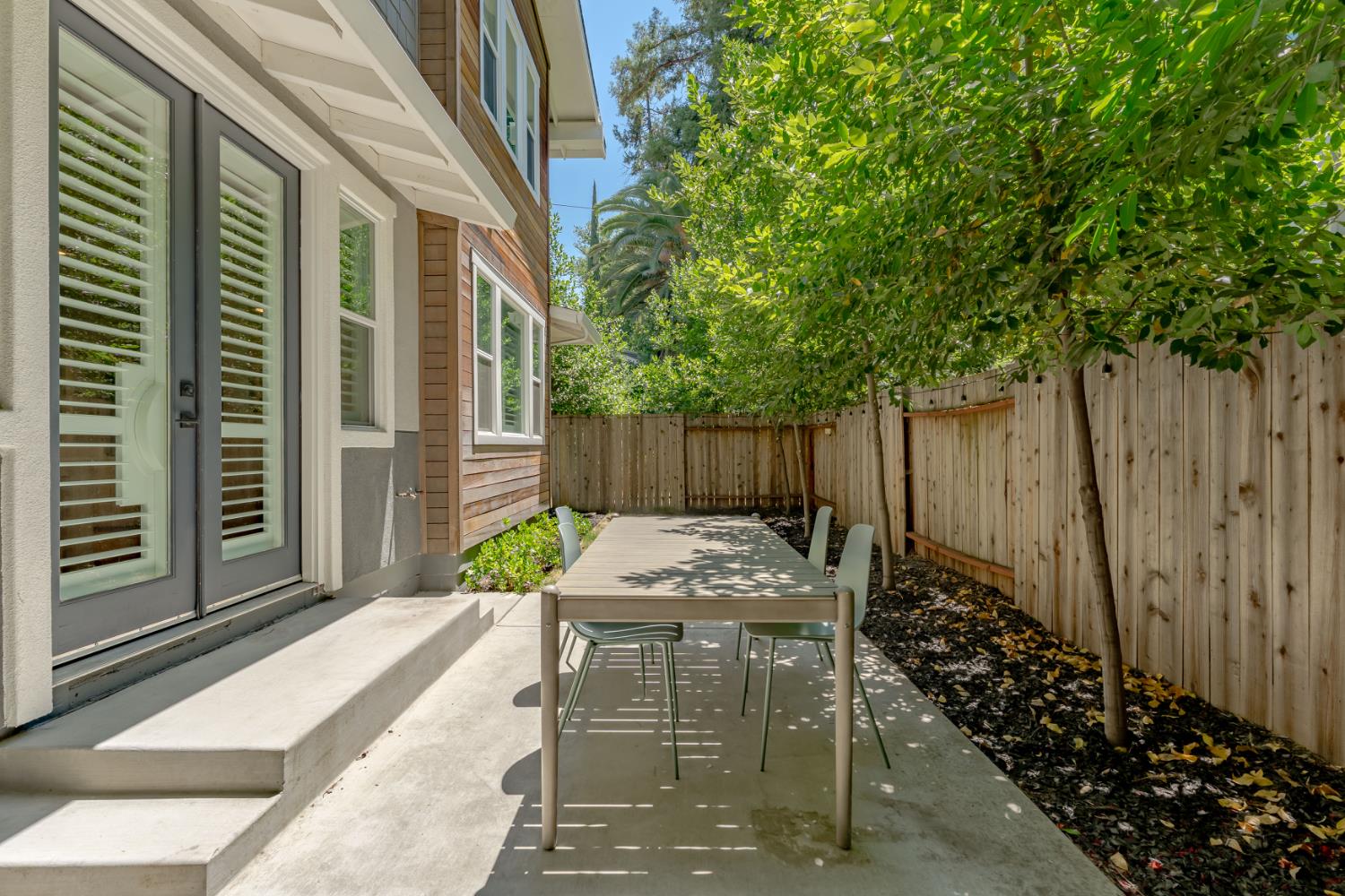 F Street, Sacramento, CA, 95811-1706