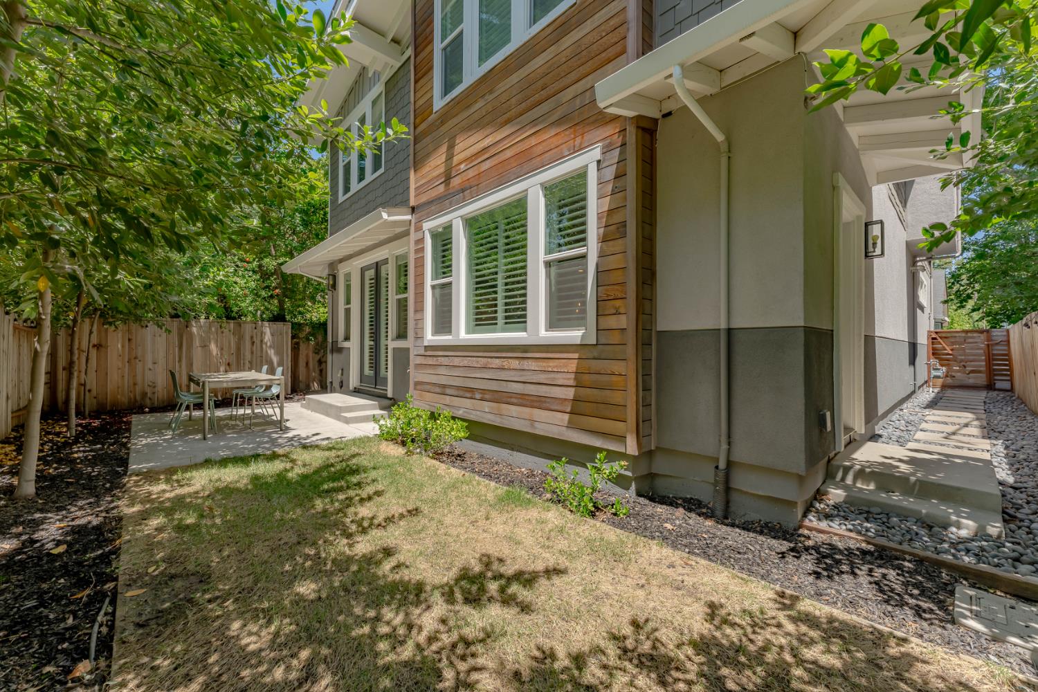 F Street, Sacramento, CA, 95811-1706