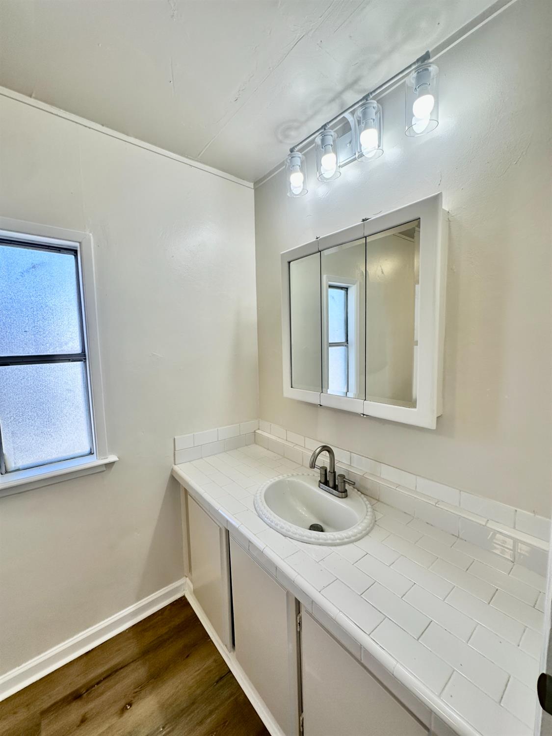 Detail Gallery Image 9 of 17 For 1830 E Yosemite, Manteca,  CA 95336 - 2 Beds | 2 Baths