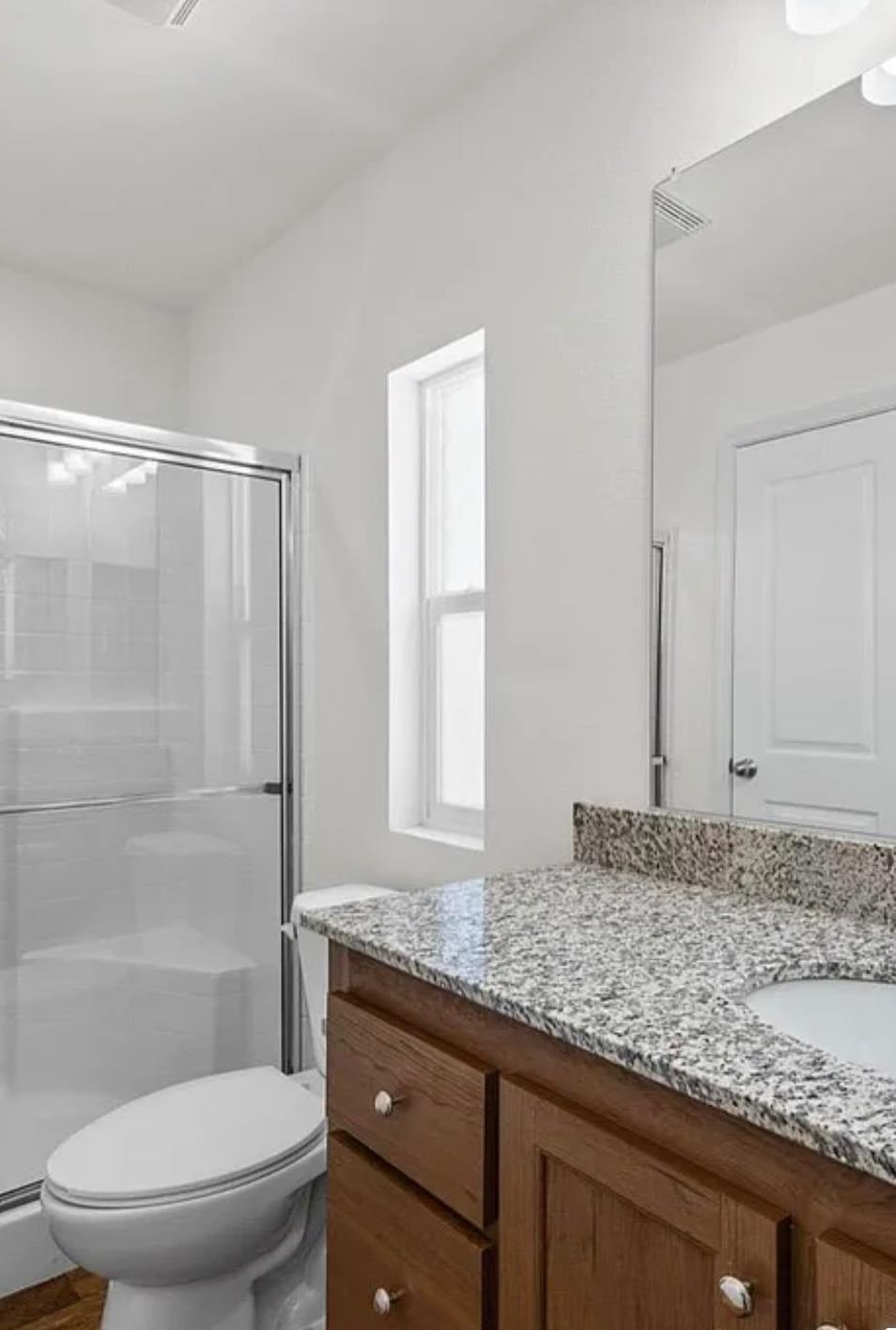 Detail Gallery Image 8 of 19 For 2240 Golden Oak Ln 104, Merced,  CA 95341 - 3 Beds | 2 Baths