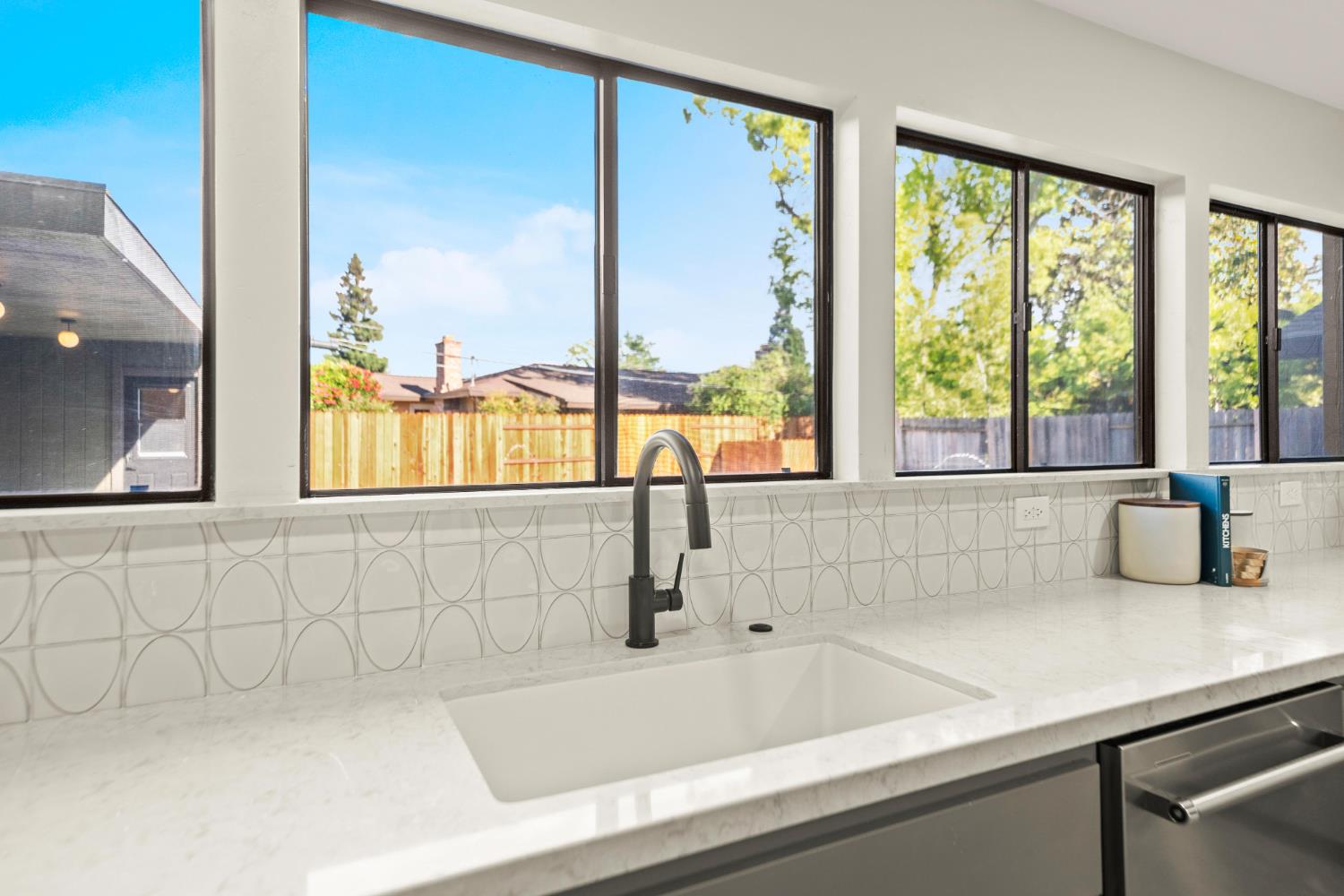 Detail Gallery Image 48 of 99 For 1349 Gagle Way, Sacramento,  CA 95831 - 3 Beds | 3/1 Baths