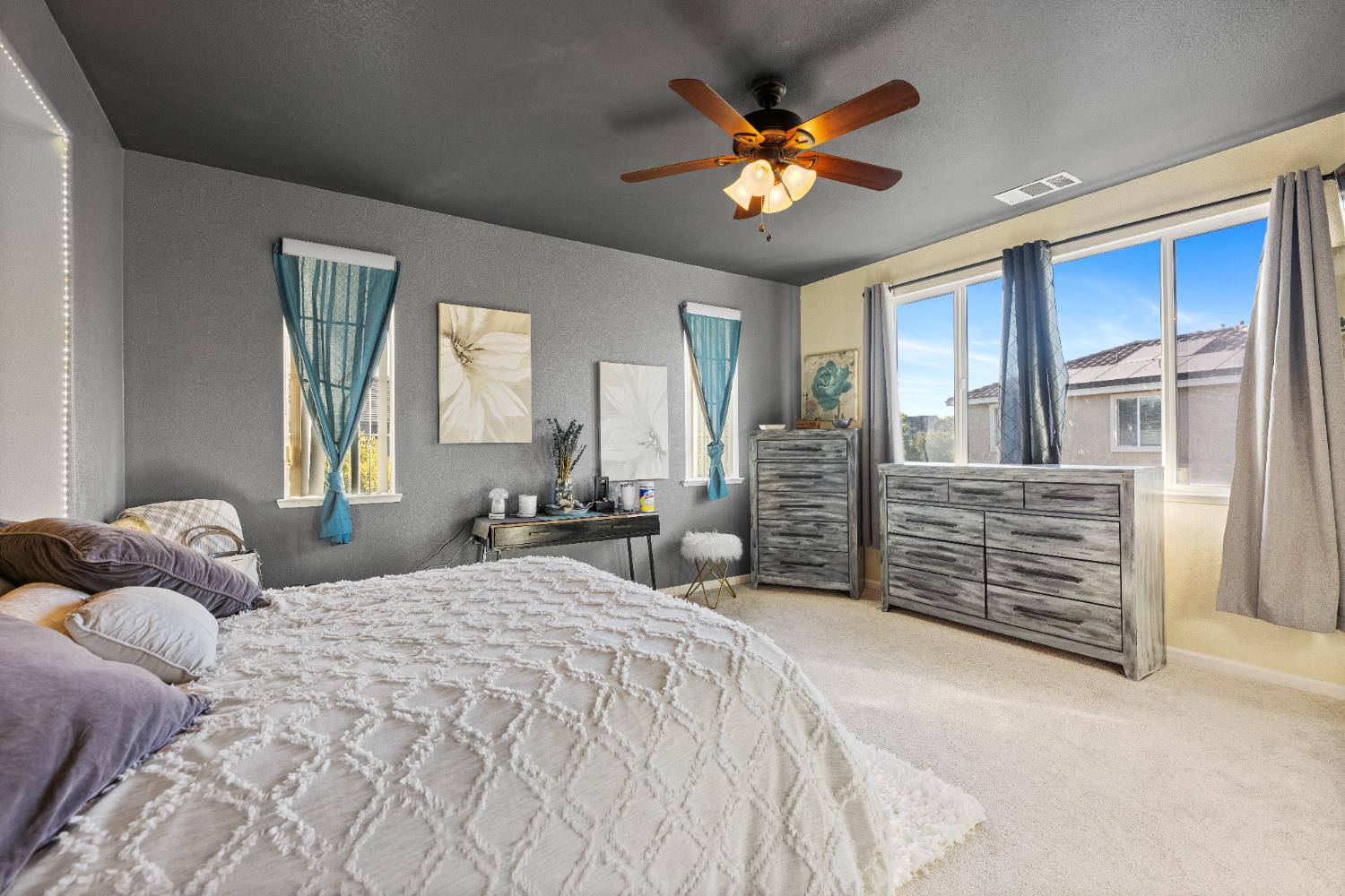 Detail Gallery Image 27 of 39 For 5953 Pebblestone Way, Stockton,  CA 95219 - 4 Beds | 3 Baths