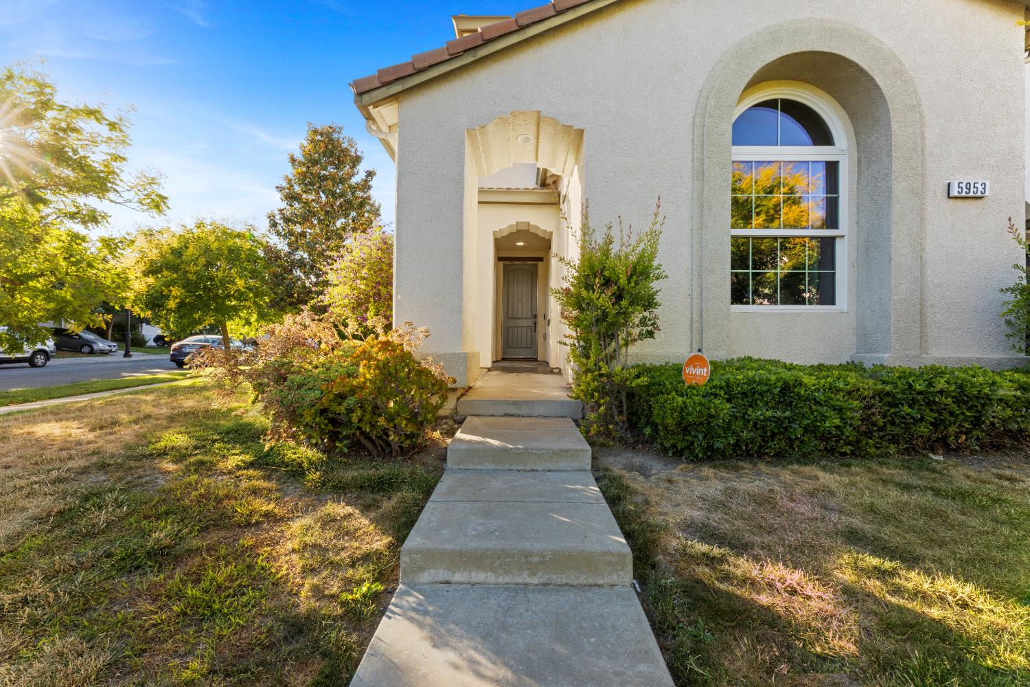 Detail Gallery Image 3 of 39 For 5953 Pebblestone Way, Stockton,  CA 95219 - 4 Beds | 3 Baths