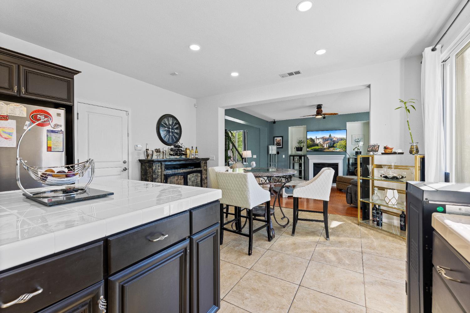 Detail Gallery Image 18 of 39 For 5953 Pebblestone Way, Stockton,  CA 95219 - 4 Beds | 3 Baths