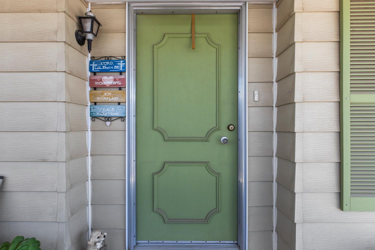 Detail Gallery Image 2 of 23 For 3932 Surfside Dr, Modesto,  CA 95355 - 2 Beds | 2 Baths