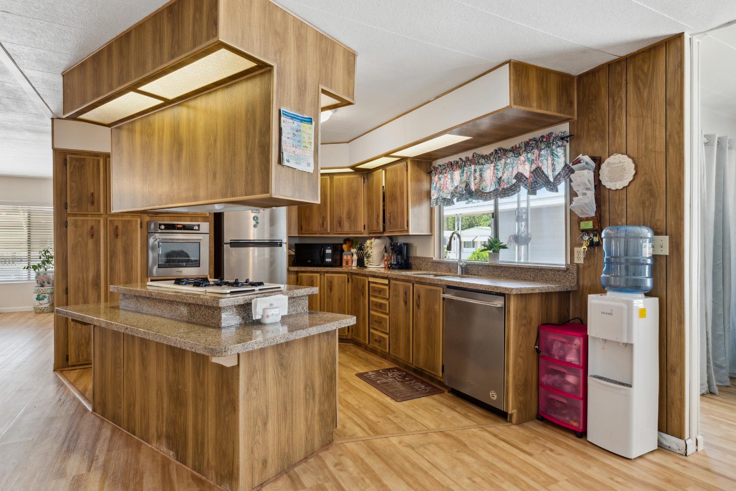 Detail Gallery Image 8 of 23 For 3932 Surfside Dr, Modesto,  CA 95355 - 2 Beds | 2 Baths
