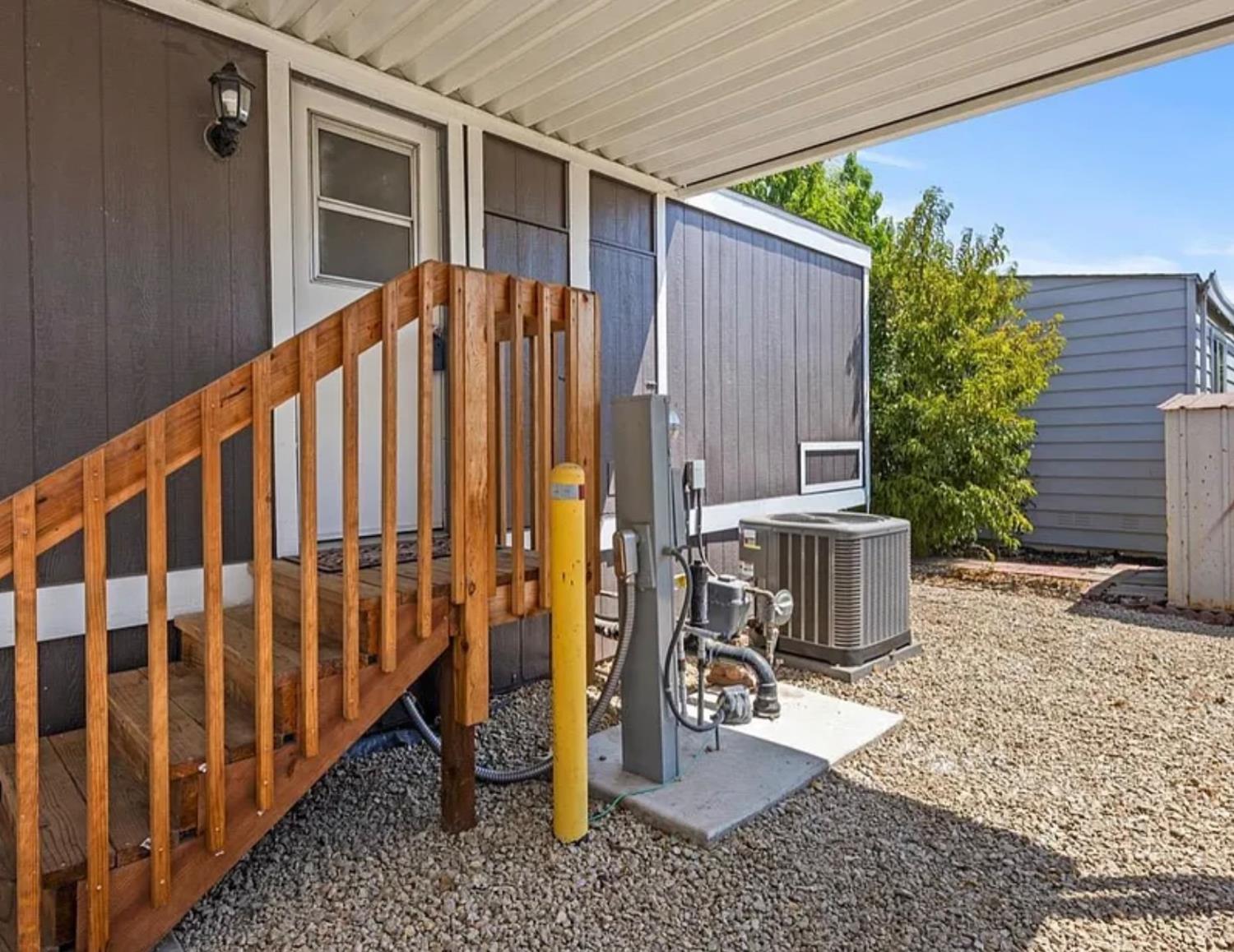 Detail Gallery Image 4 of 24 For 2240 Golden Oak Ln 81, Merced,  CA 95341 - 3 Beds | 2 Baths