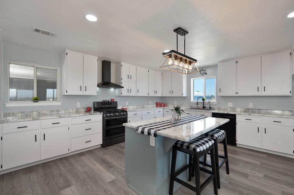 Detail Gallery Image 12 of 93 For 3656 Hokan Ln, Wheatland,  CA 95692 - 6 Beds | 4 Baths